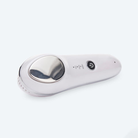 Anti-wrinkle brush with heat treatment to firm the skin